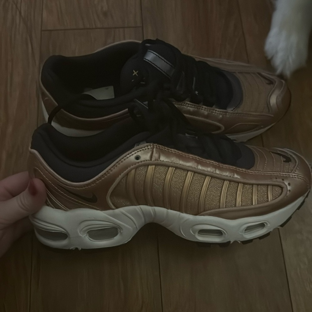 Gold size 7 Nike air max. Excellent used condition. Worn once!